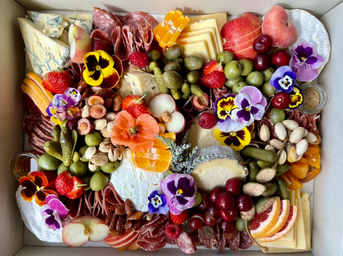 CHEESE AND CHARCUTERIE PLATTER