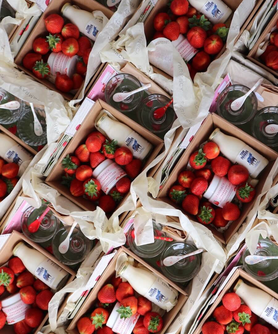 FARMACY STRAWBERRIES CREAM BRANDED GRAZE BOX