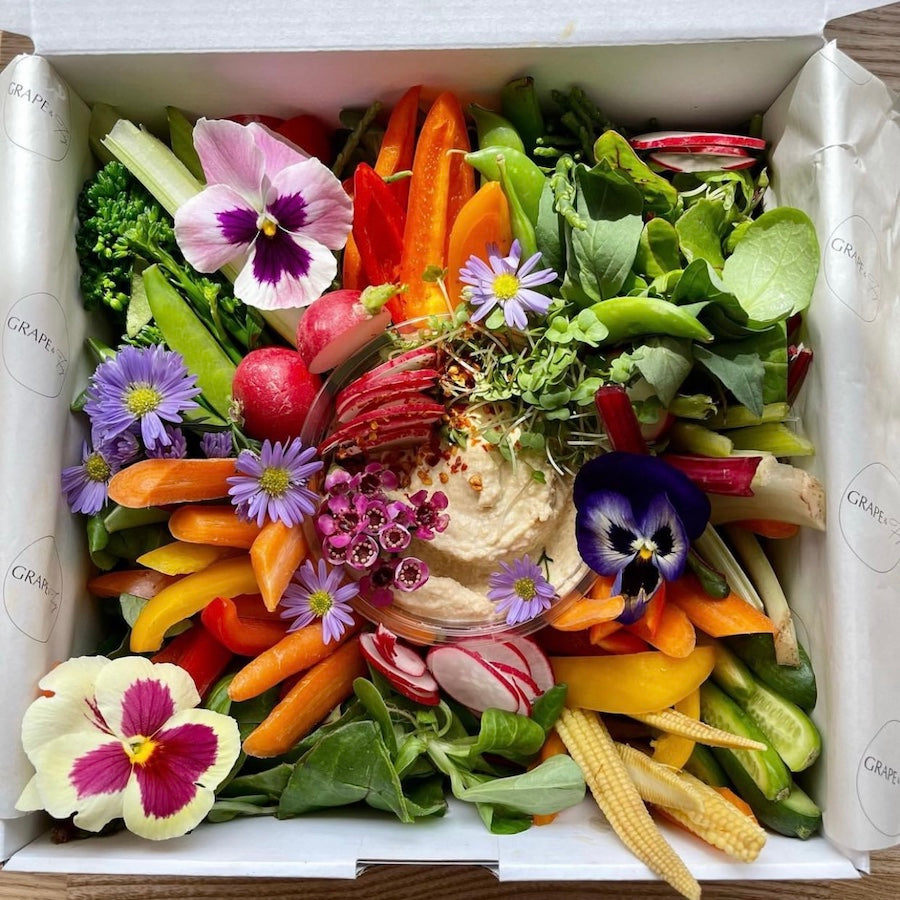 Mini crudites hummus boxes